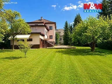 Prodej rodinného domu 420 m², pozemek 1339 m²