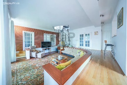 Prodej rodinného domu 161 m², pozemek 641 m² Hrušovická, Praha - Kbely