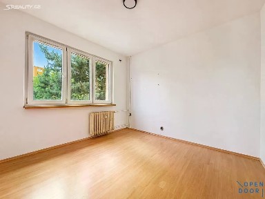 Prodej bytu 3+1 55 m² Hlavní, Chodov