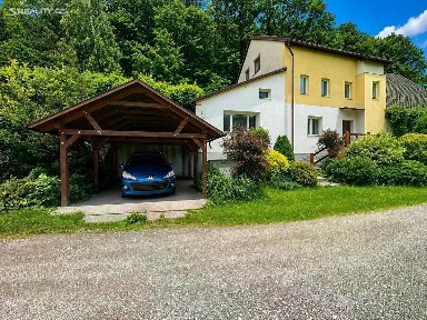 Prodej rodinného domu 220 m², pozemek 2414 m²