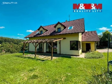 Prodej rodinného domu 240 m², pozemek 1302 m²