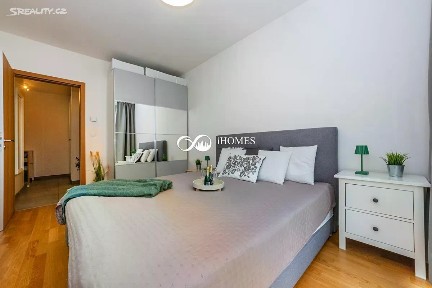 Prodej bytu 3+kk 86 m² Osadní, Praha - Holešovice