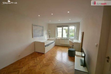 Prodej bytu 1+1 37 m² U Hranic, Praha - Strašnice