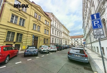 Pronájem bytu 2+kk 75 m² Zubatého, Praha - Smíchov