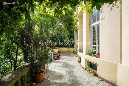 Prodej rodinného domu 187 m², pozemek 30 m² Nad štolou, Praha - Holešovice