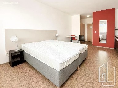 Pronájem bytu 1+kk 27 m² Křížová, Praha - Smíchov