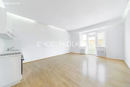 Pronájem bytu 1+kk 38 m² Parléřova, Praha - Střešovice