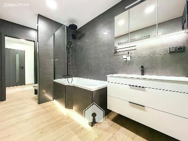 Pronájem bytu 2+kk 52 m² Mezidomí, Ústí nad Labem - Klíše