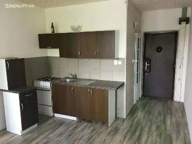 Pronájem bytu 1+1 38 m² Husova, Chodov