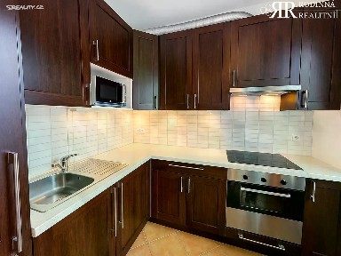 Pronájem bytu 1+kk 35 m² Nademlejnská, Praha - Hloubětín