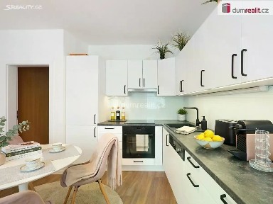 Prodej bytu 1+kk 39 m² Ginzova, Praha - Záběhlice