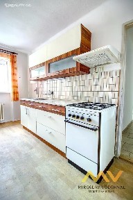 Pronájem bytu 2+1 55 m² Na Střezině, Hradec Králové