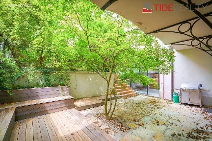 Prodej bytu 6 pokojů a více 196 m² Janáčkovo nábřeží, Praha - Malá Strana