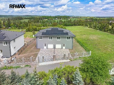 Prodej bytu 5+kk 156 m² Unhošť