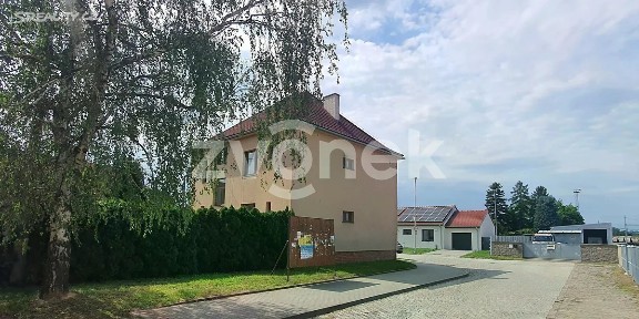 Prodej rodinného domu 250 m², pozemek 388 m²