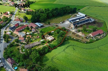 Prodej rodinného domu 208 m², pozemek 2688 m²