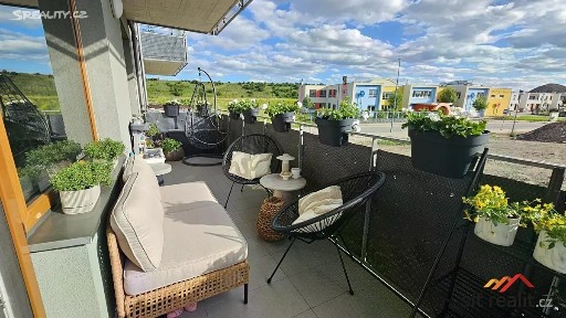 Prodej bytu 3+kk 80 m² U Hostavického potoka, Praha - Hostavice