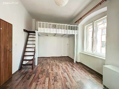 Pronájem bytu 2+kk 40 m² Jeronýmova, Praha - Žižkov