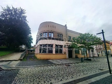 Komenského, Nová Paka