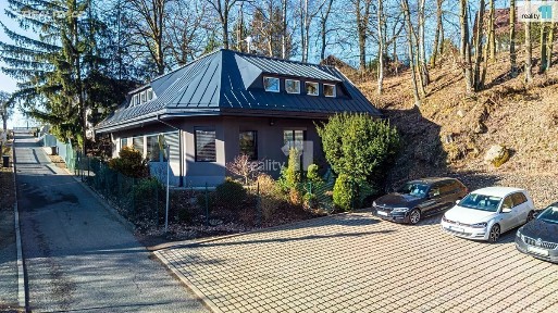 Prodej kanceláře 377 m²