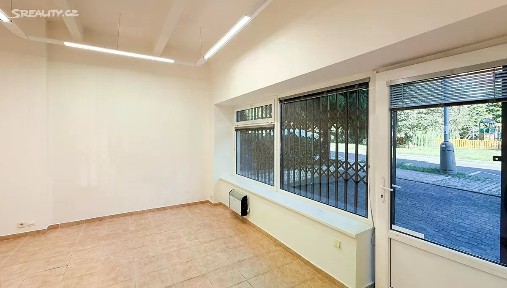 Pronájem obchodního prostoru 25 m² Zavadilova, Praha - Dejvice