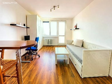 Pronájem bytu 1+kk 28 m² Gen. Píky, Ostrava - Moravská Ostrava