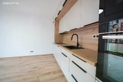 Prodej bytu 3+kk 60 m² Ke Kukačce, Plzeň - Lobzy