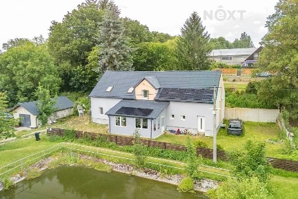 Prodej rodinného domu 225 m², pozemek 1000 m²