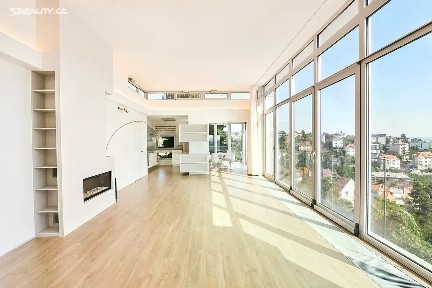 Pronájem bytu 5+kk 202 m² U Dívčích hradů, Praha - Smíchov