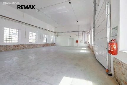 Pronájem skladového prostoru 274 m²