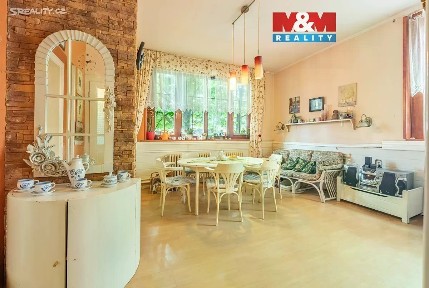 Prodej rodinného domu 220 m², pozemek 1023 m²