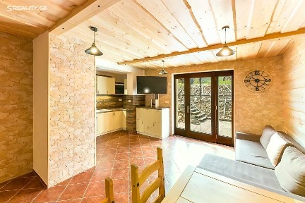 Prodej ubytovacího zařízení 263 m²