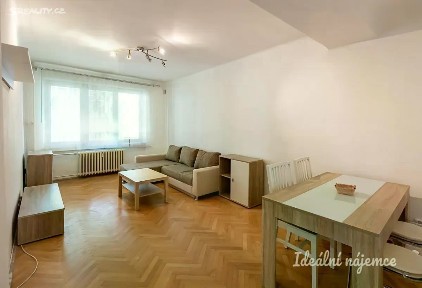 Pronájem bytu 3+1 65 m² Sadská, Praha - Hloubětín