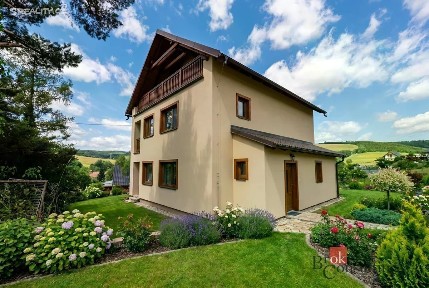Prodej rodinného domu 256 m², pozemek 1170 m²
