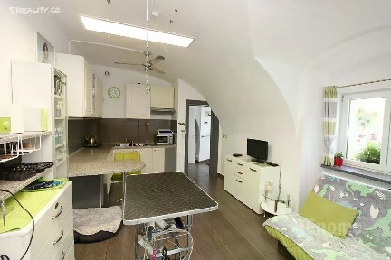 Prodej bytu 1+kk 27 m² Drnovská, Praha - Ruzyně