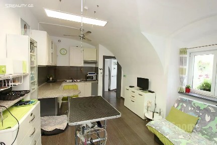 Prodej bytu 1+kk 27 m² Drnovská, Praha - Ruzyně