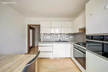 Prodej bytu 3+1 74 m² Strnadova, Brno - Líšeň