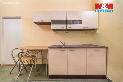 Prodej bytu 1+kk 23 m² V Nových Vokovicích, Praha - Vokovice