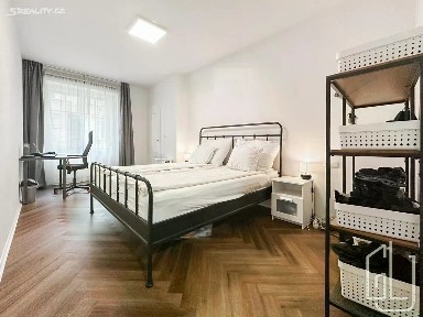 Pronájem bytu 2+kk 51 m² Petra Slezáka, Praha - Karlín