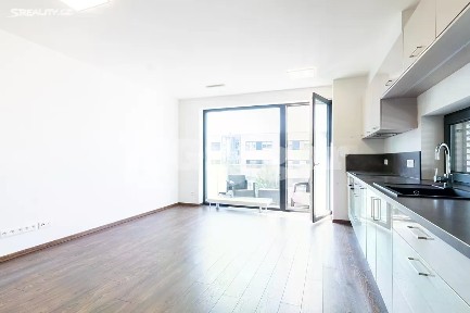 Pronájem bytu 2+kk 58 m² Kumpoštova, Brno - Sadová