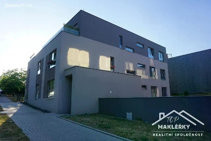 Pronájem bytu 1+kk 28 m² 5. května, Kolín - Kolín II