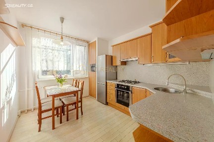 Prodej bytu 4+1 78 m² Na Sídlišti, Lutín