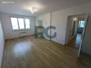 Pronájem bytu 3+1 72 m² Květov