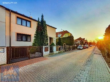 Pronájem rodinného domu 483 m², pozemek 483 m² Doubravínova, Praha - Řepy