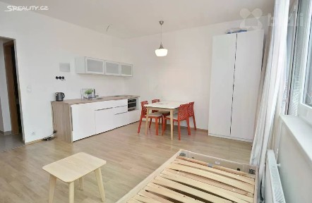 Prodej bytu 1+kk 32 m² Bolevecká, Praha - Horní Měcholupy