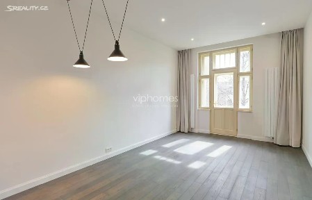 Pronájem bytu 3+kk 95 m² Laubova, Praha - Vinohrady