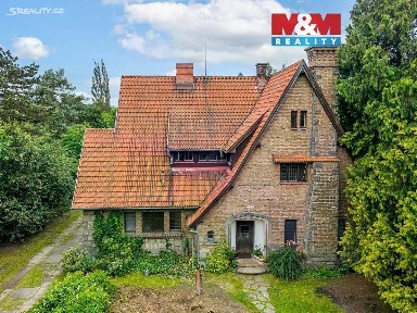 Prodej rodinného domu 230 m², pozemek 3173 m²