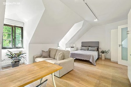 Prodej bytu 1+kk 39 m² U Matěje, Praha - Dejvice