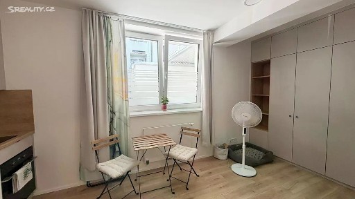 Pronájem bytu 1+kk 24 m² Strančická, Praha - Strašnice