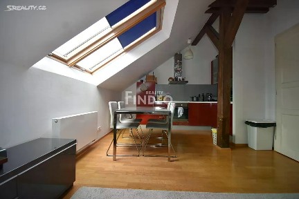 Pronájem bytu 1+kk 40 m² Bořivojova, Praha - Žižkov